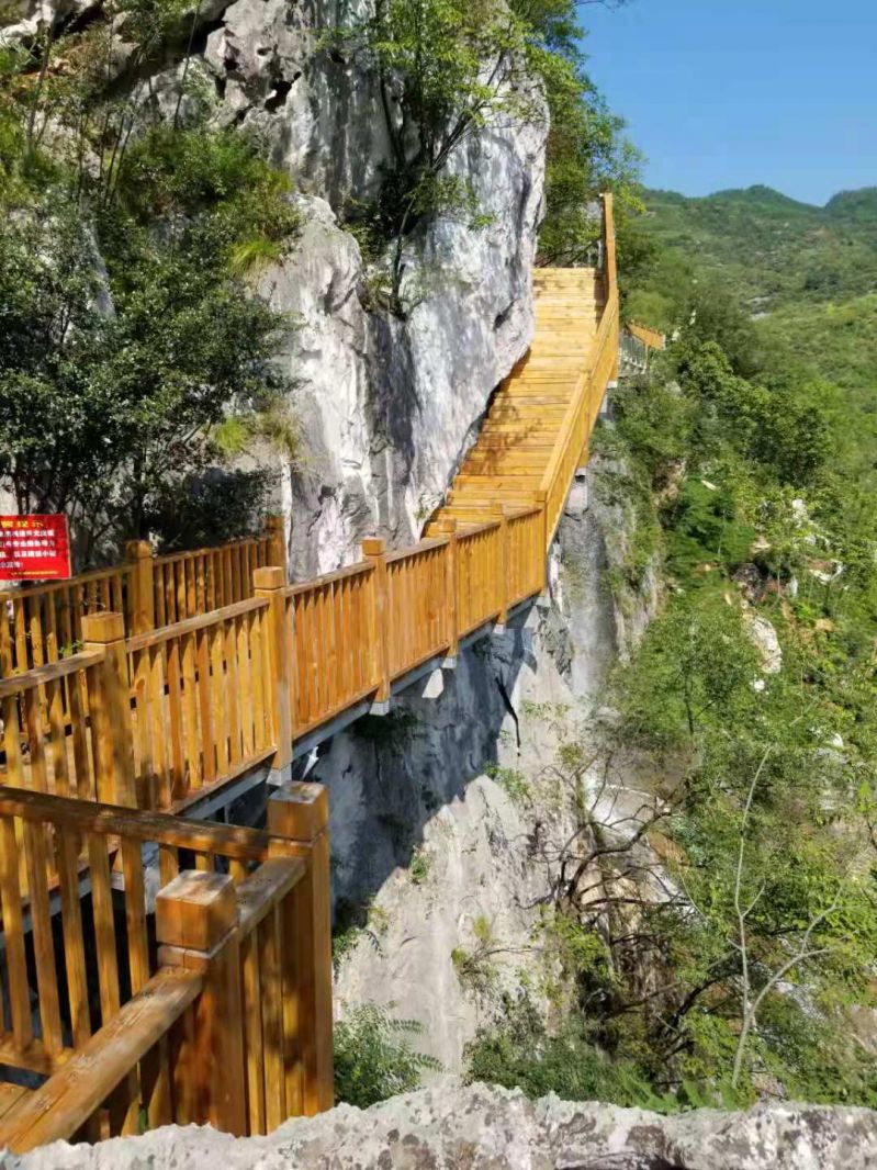 防腐木栈道